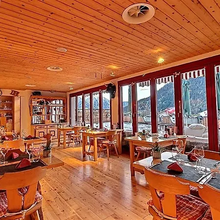 Le Vieux Valais 3*